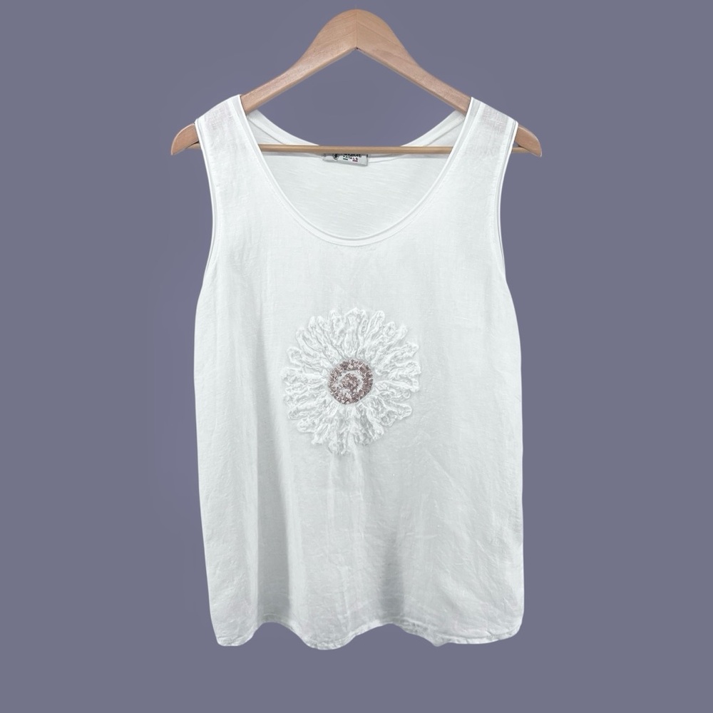 Femme Fatale Linen Blend Tank Top Sz S 3D Sequin Flower White Made in Italy